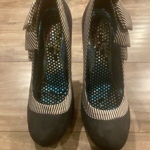 Irregular choice bundle